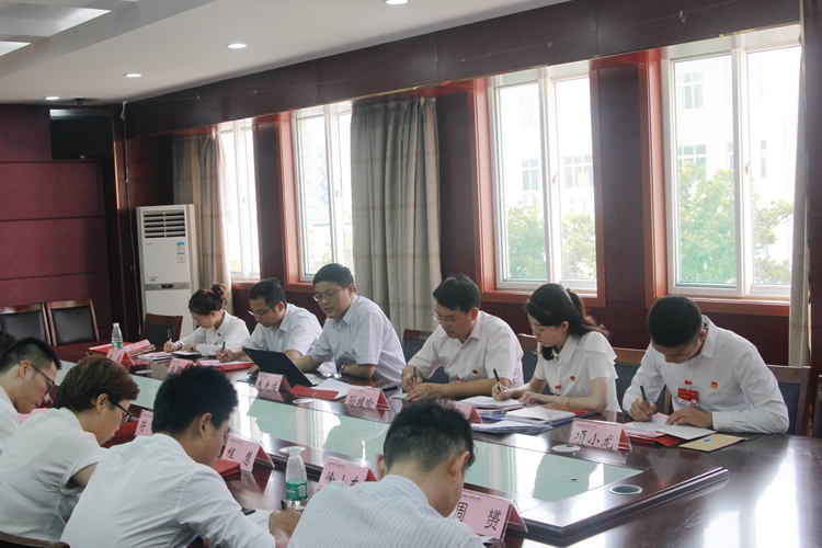 党委副书记、纪委书记朱光应在第二届校团委、校学生会第一次会议上讲话.jpg
